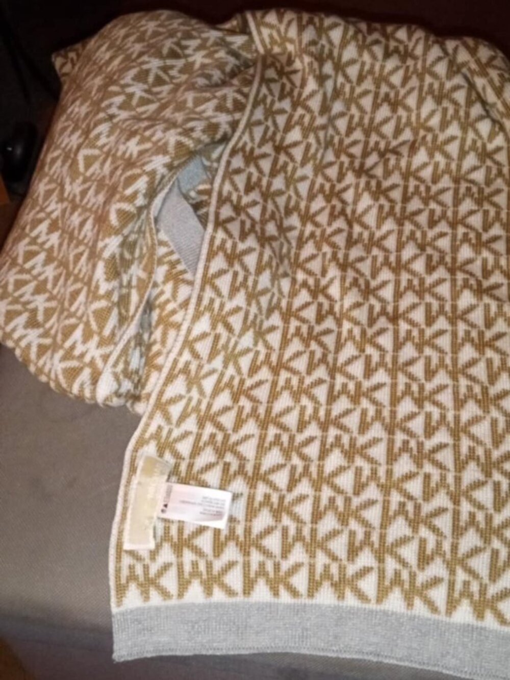 michael kors scarf gold/white 100% acrylic